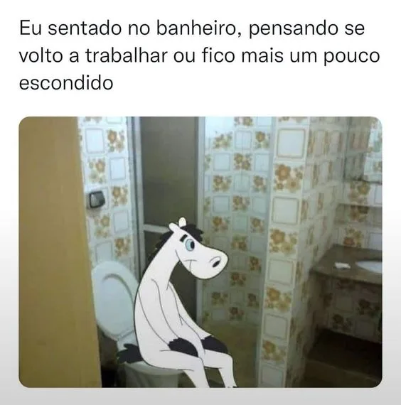 Sentado no banheiro pensando